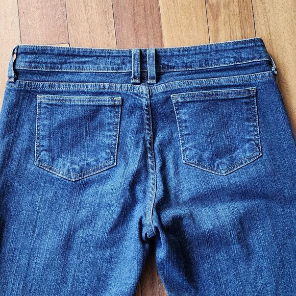 Garnet Hill Medium Wash Boot Cut Jeans Size 6 - Picture 15 of 16